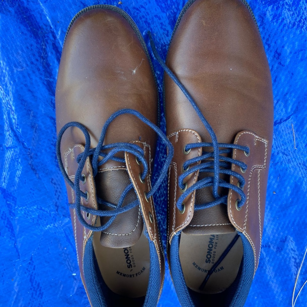 Boys size 6 Sonoma Casual/Dress shoe